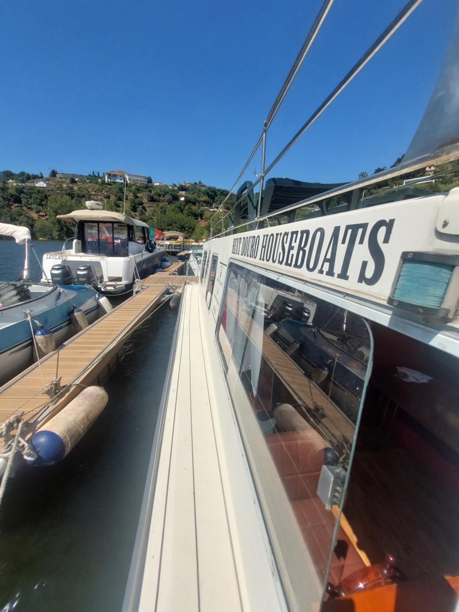 Douro Houseboats Hotel Marco de Canavezes Екстериор снимка